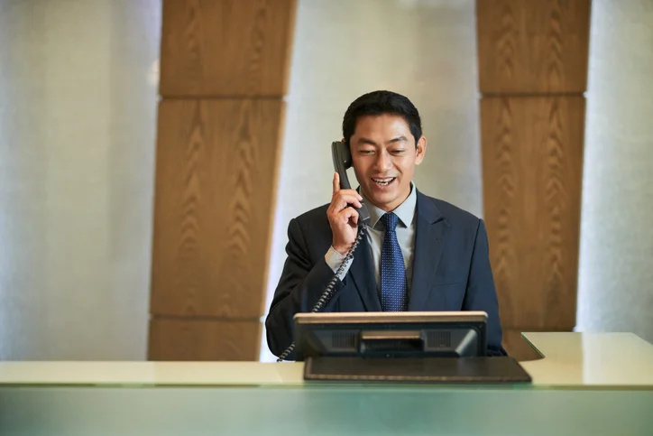 Front Desk Associate: What Is It? and How to Become One?